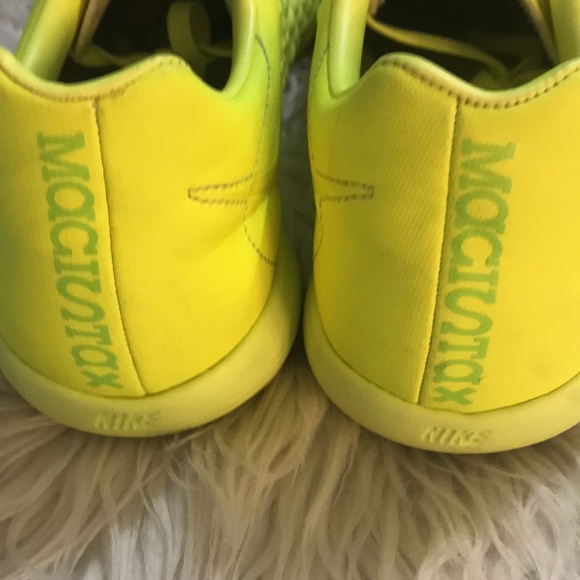 Nike Macistax Yellow Sneakers - Picture 7 of 13